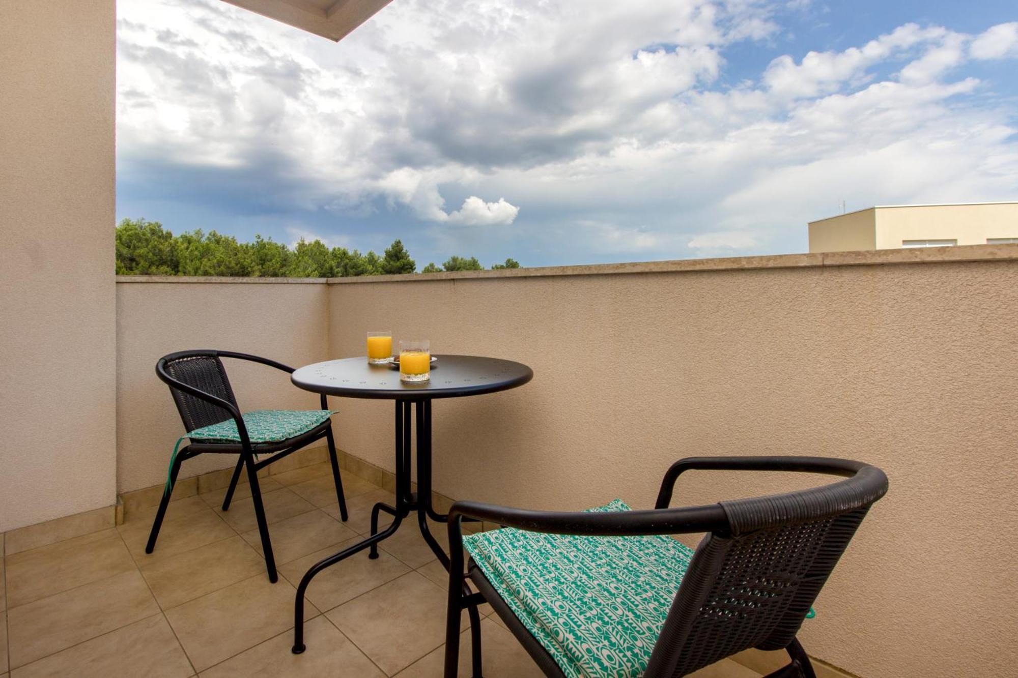 Apartmani Gnjidic Srima Buitenkant foto
