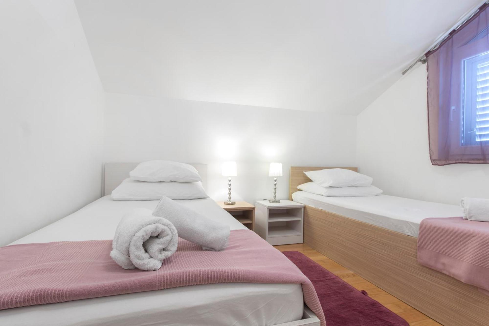 Apartmani Gnjidic Srima Buitenkant foto