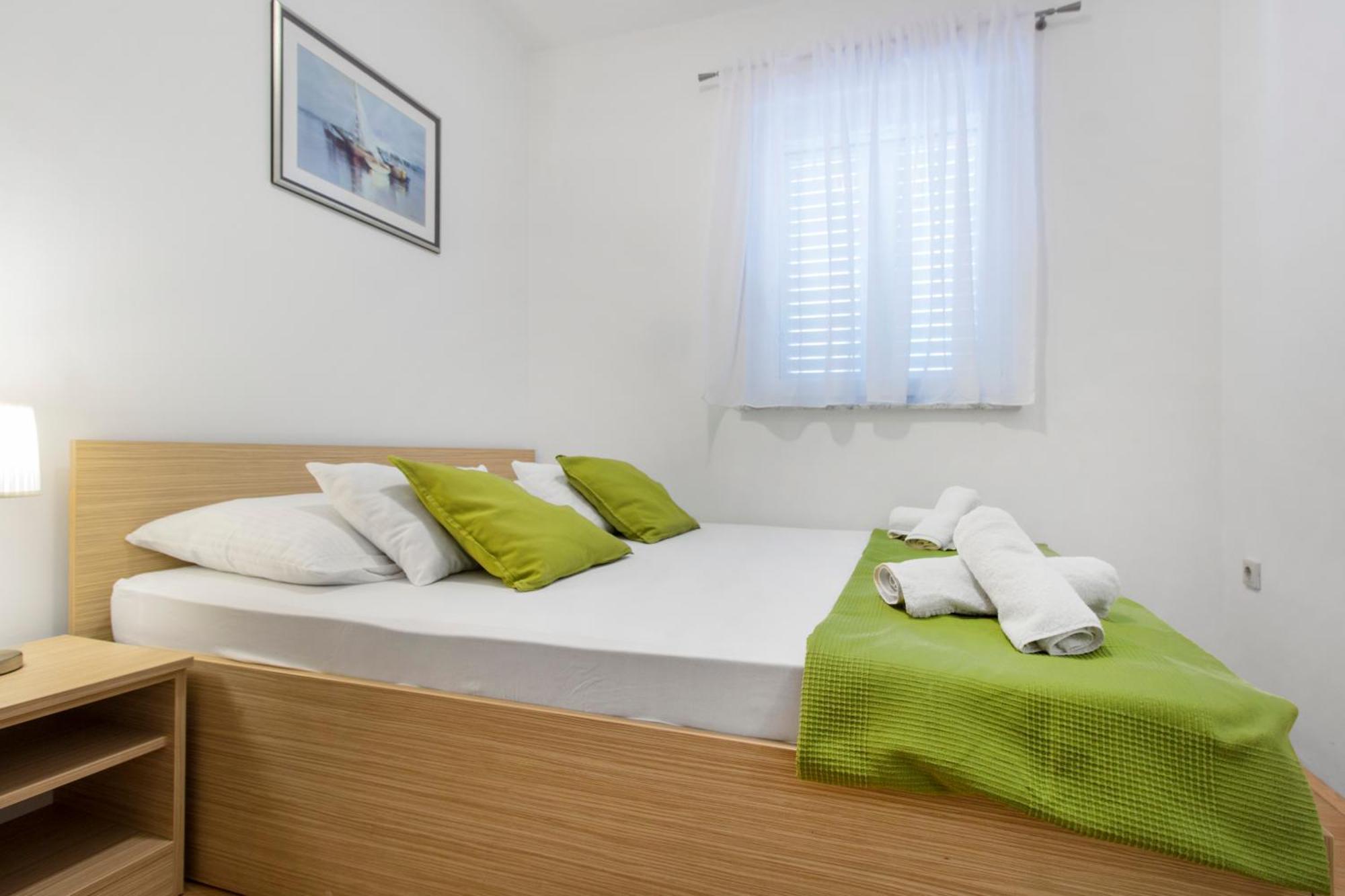 Apartmani Gnjidic Srima Buitenkant foto