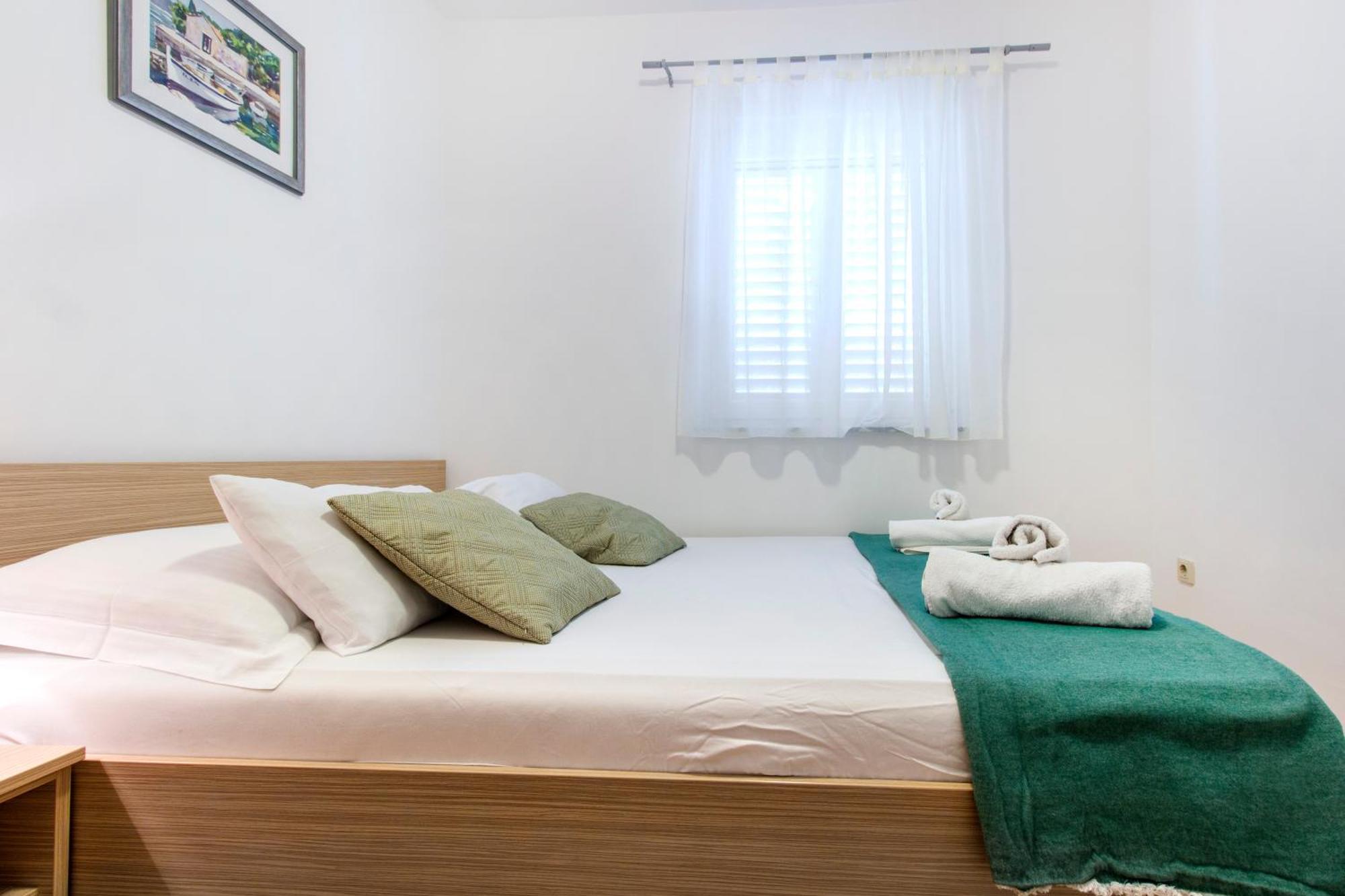 Apartmani Gnjidic Srima Buitenkant foto