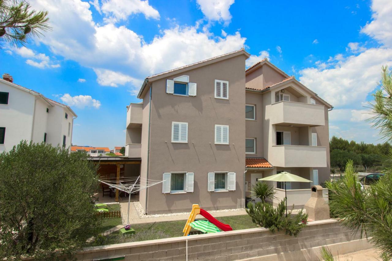 Apartmani Gnjidic Srima Buitenkant foto