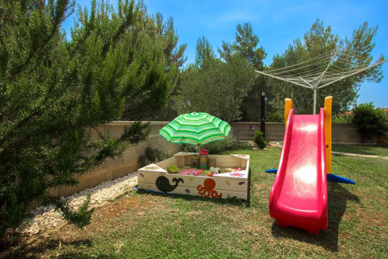 Apartmani Gnjidic Srima Buitenkant foto