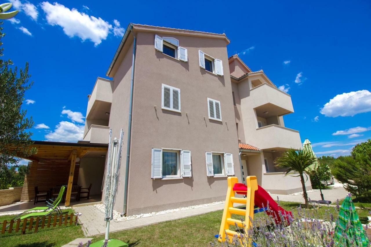 Apartmani Gnjidic Srima Buitenkant foto