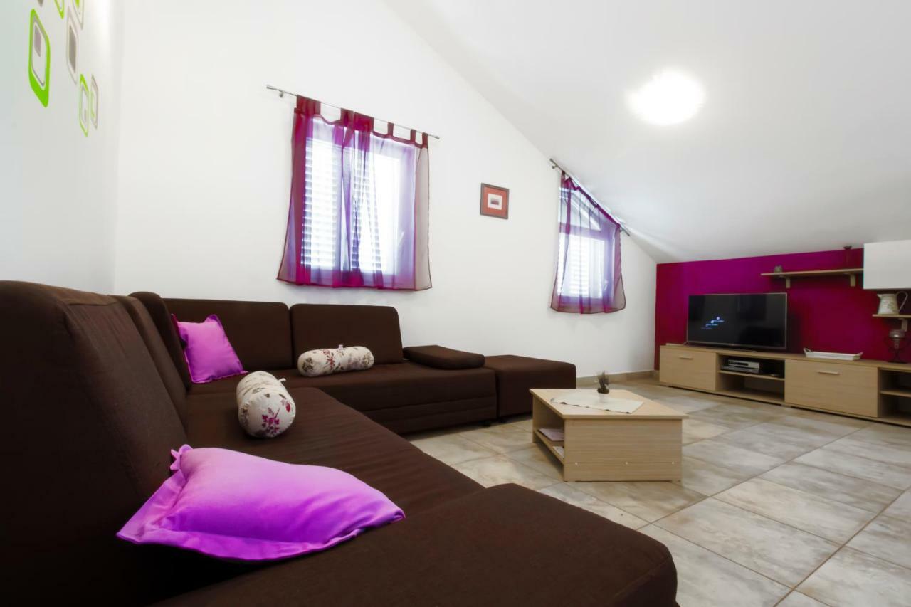 Apartmani Gnjidic Srima Buitenkant foto